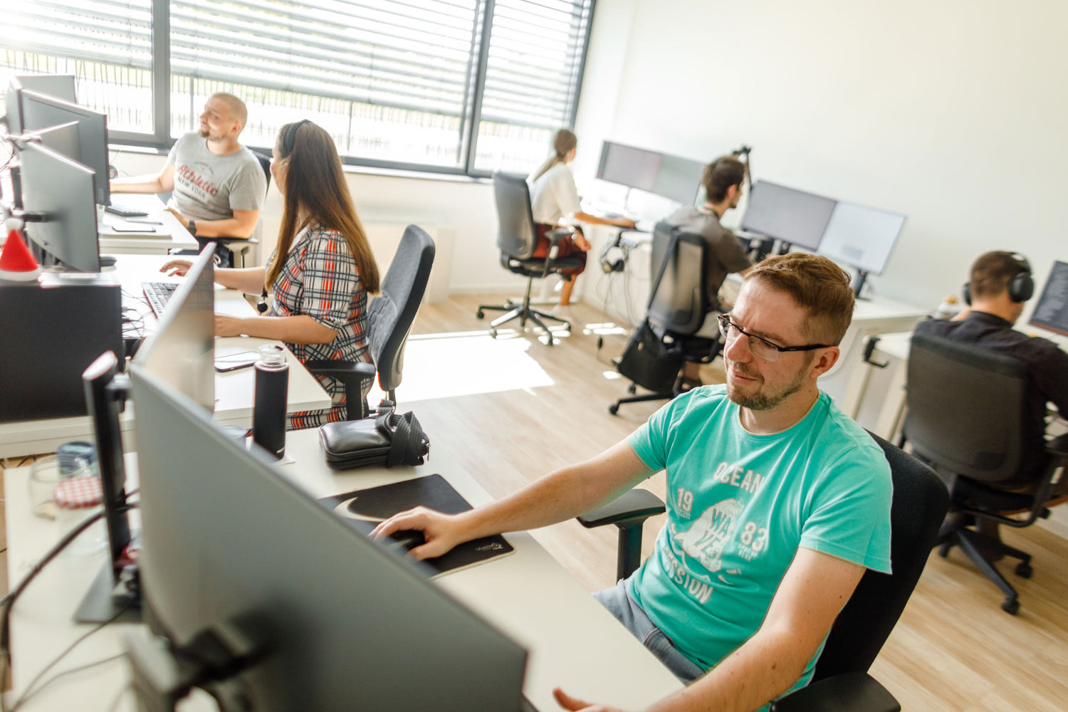 Mono office team members